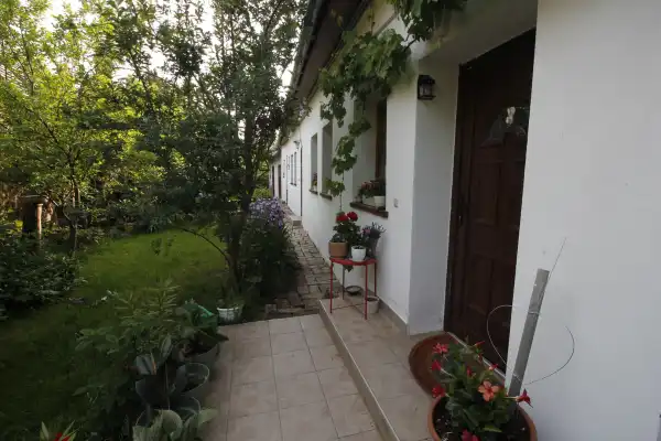Eladó családi ház, Harka 4+2 szoba 214 m² 148 M Ft