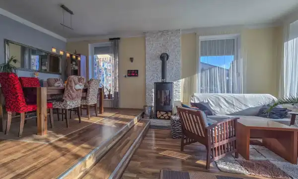 Eladó családi ház, Harka 8+1 szoba 268 m² 188 M Ft