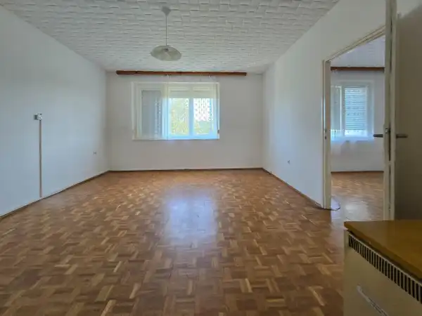 Eladó téglalakás, Kapuvár 2 szoba 64 m² 33 M Ft