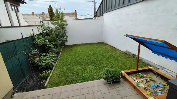 Eladó újszerű sorház, Sopron 3 szoba 93 m² 89000000 M Ft