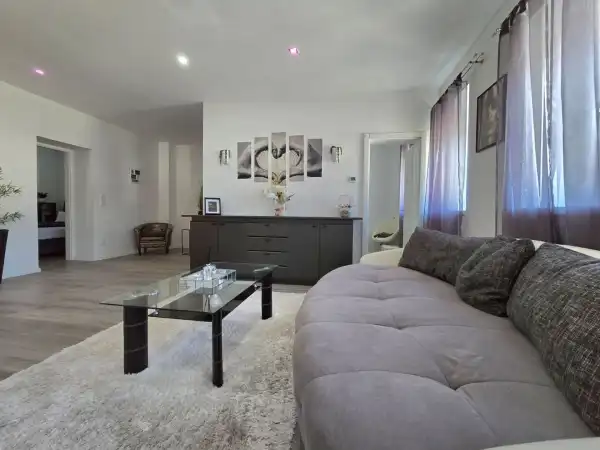 Eladó újszerű téglalakás, Fertőszentmiklós 3 szoba 80 m² 79.9 M Ft
